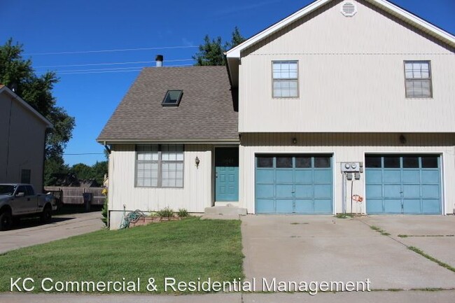 2 br, 1.5 bath House - 11027 N Oak Trfy - 11027 N Oak Trafficway Kansas ...