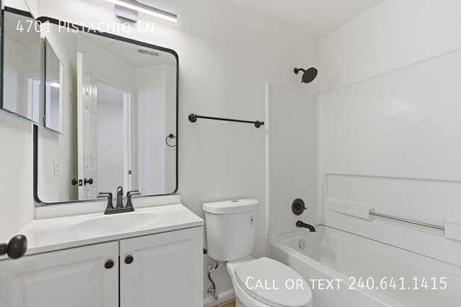 Building Photo - 4701 Pistachio Ln