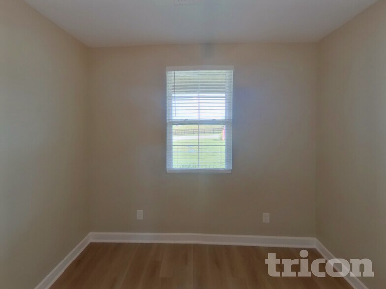 Building Photo - 105 Davenport Dr