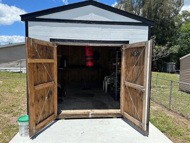 Building Photo - 3061 Crystal Hills Dr