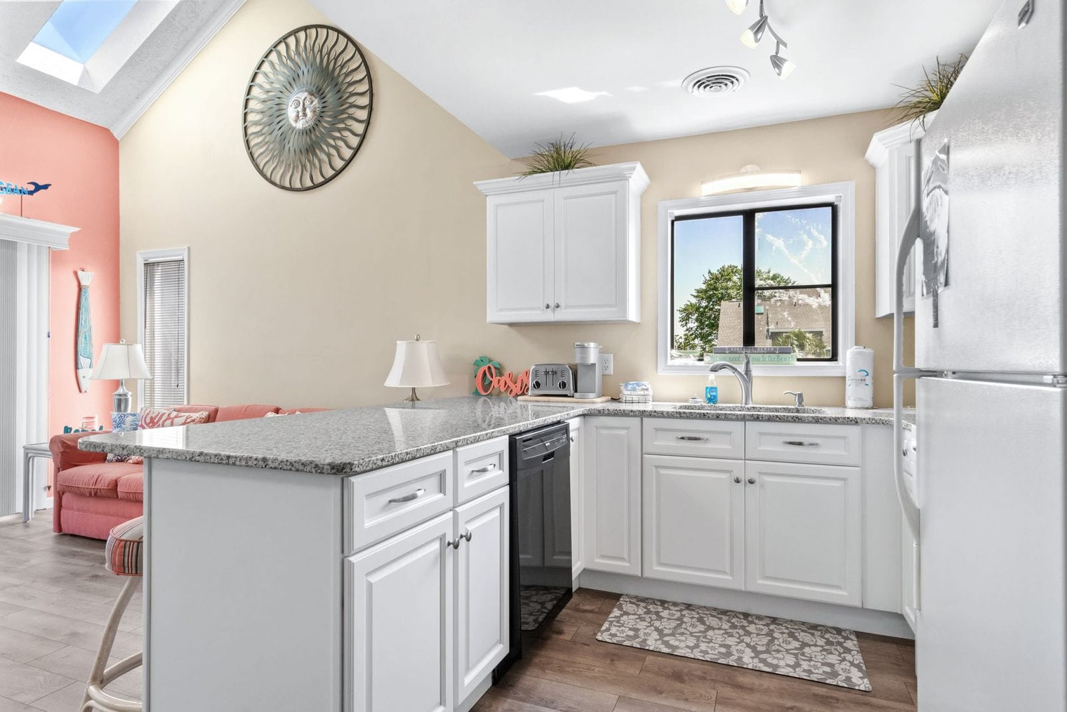 Building Photo - 1850 Colony Dr