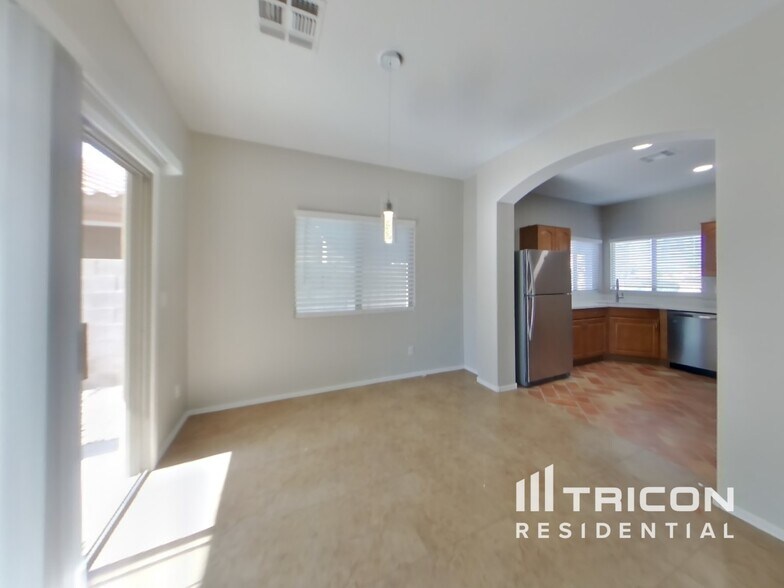 Building Photo - 337 N 103rd Pl