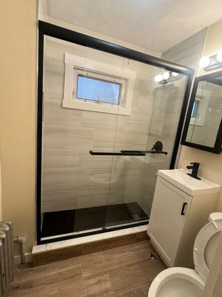 Building Photo - 29 Morris St