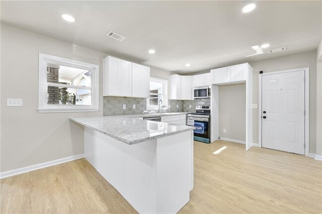 Building Photo - 1963 Shepherd Cir SW