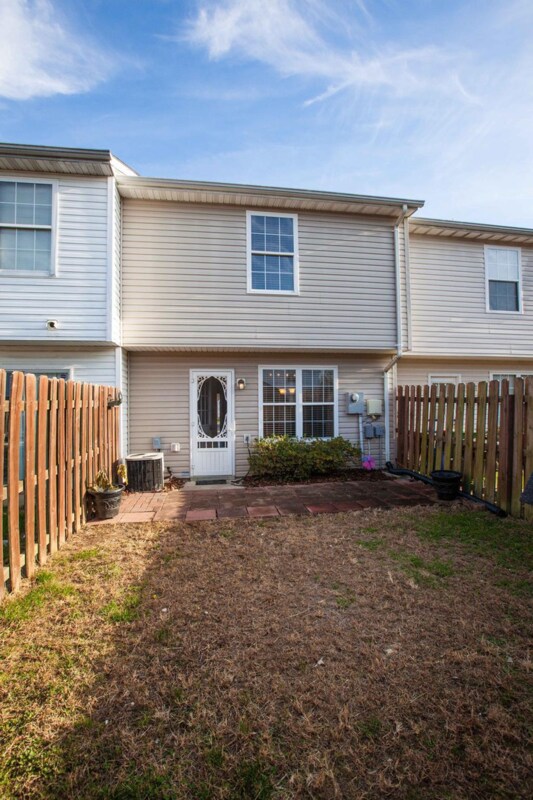 Building Photo - 10502 Guilderland Ct