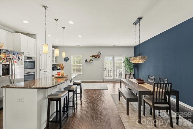 Building Photo - 4011 Zilker Park Dr