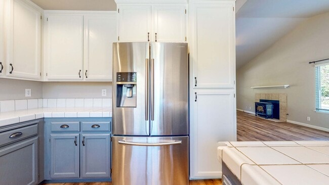 Building Photo - 2014 Tablerock Ct