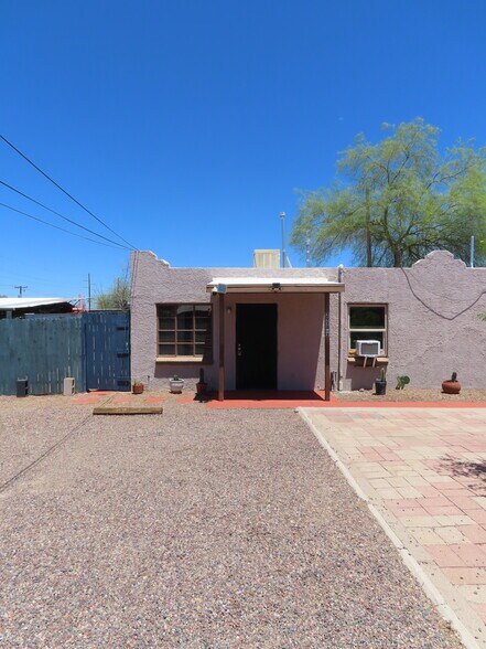 Building Photo - 2958 N Winstel Blvd