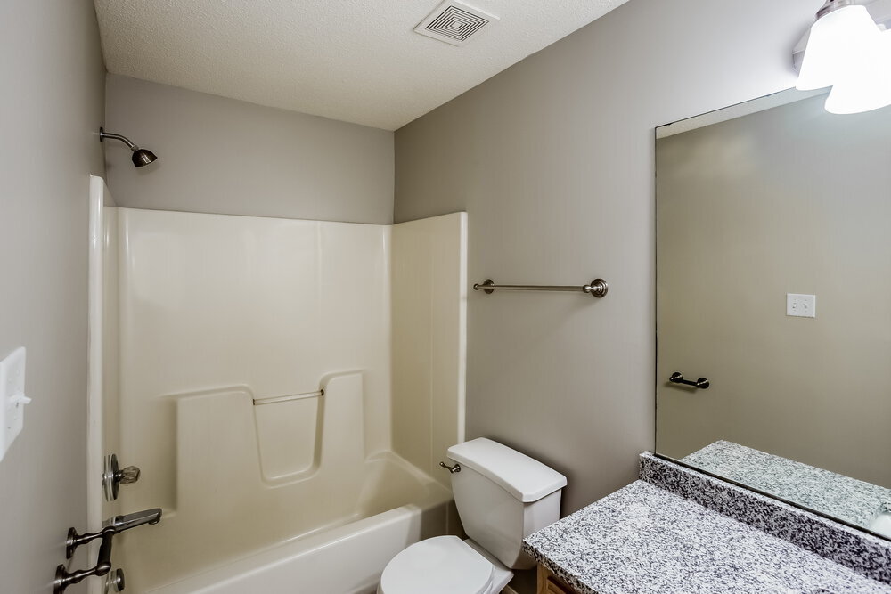 Building Photo - 5846 White Ridge Cir E
