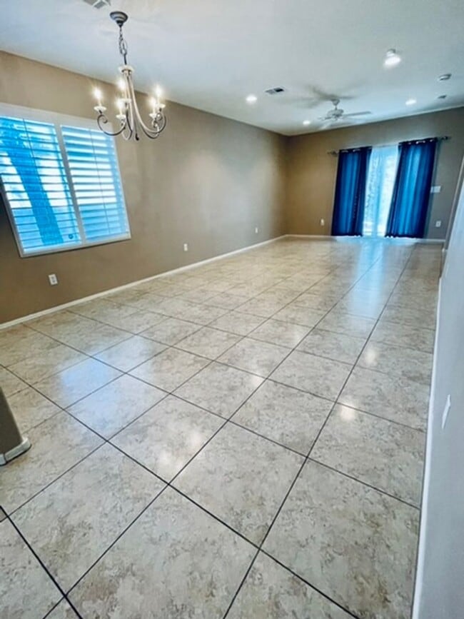 Building Photo - Beautiful Upgraded, single story home in a...