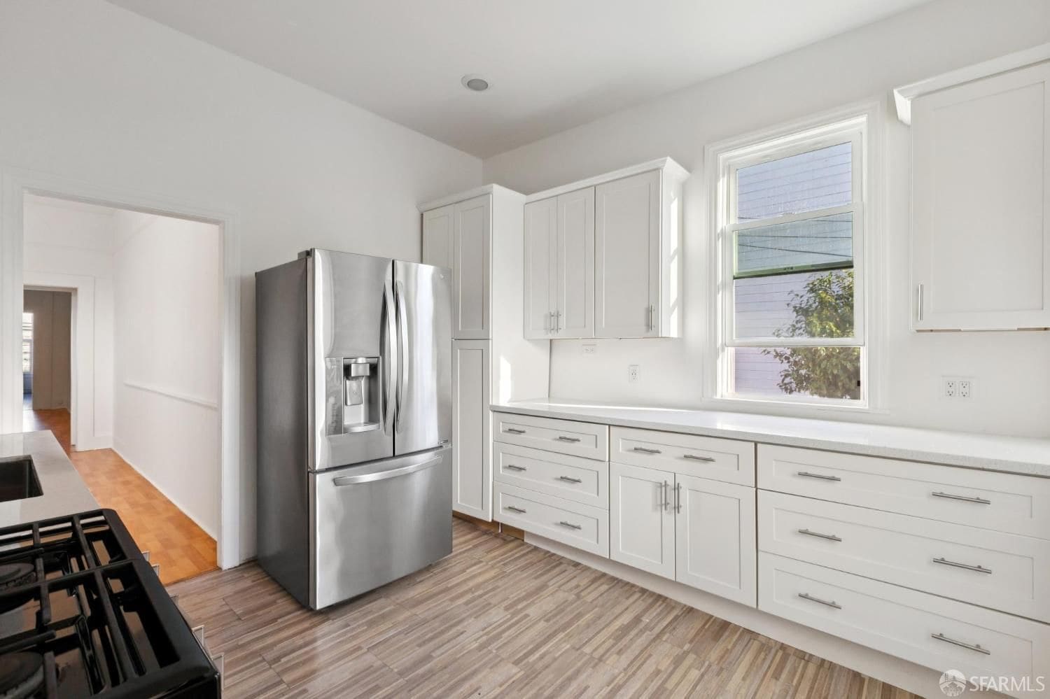 Modern upgraded kitchen w/ stainless steel appliances - 1330 Alabama St