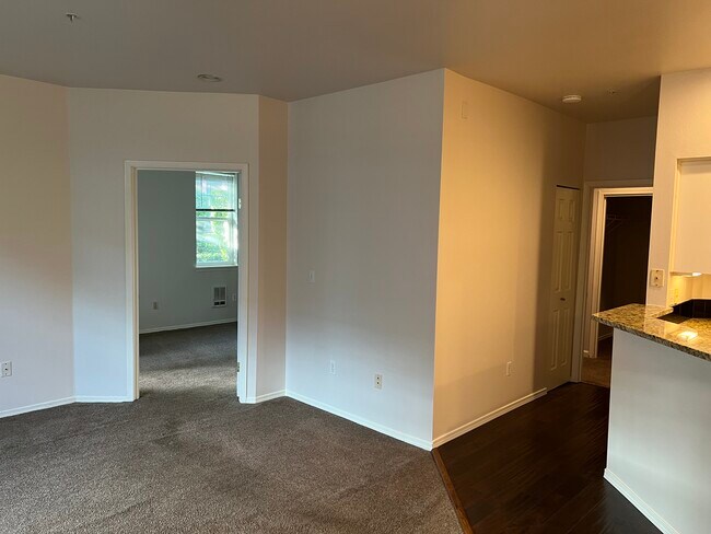 Building Photo - 16125 Juanita Woodinville Way NE