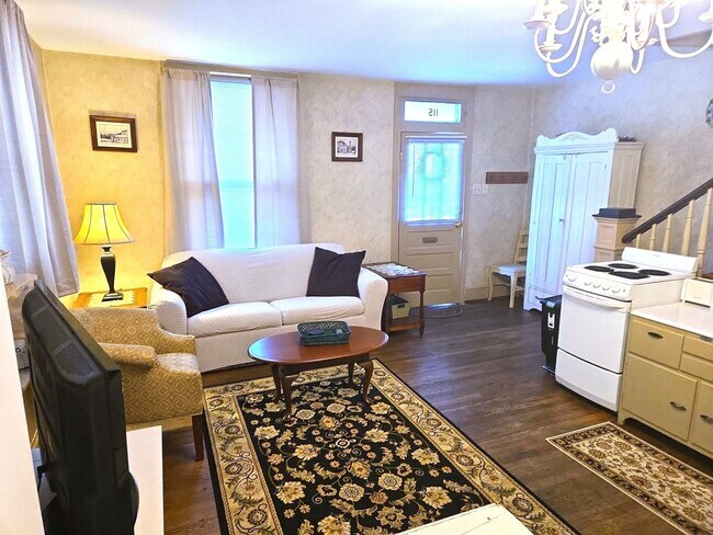 Building Photo - 115 S Potomac St