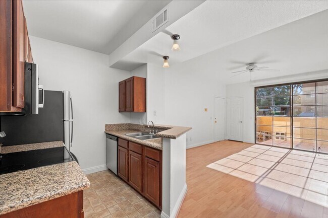 Building Photo - Fabulous Home!