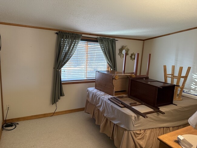 Building Photo - 259 E Oakland St