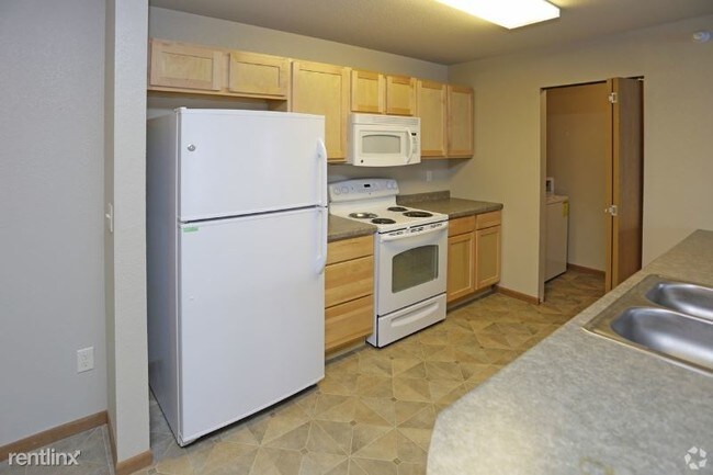 Building Photo - 2 br, 2 bath Apartment - 3209 2nd Ave E