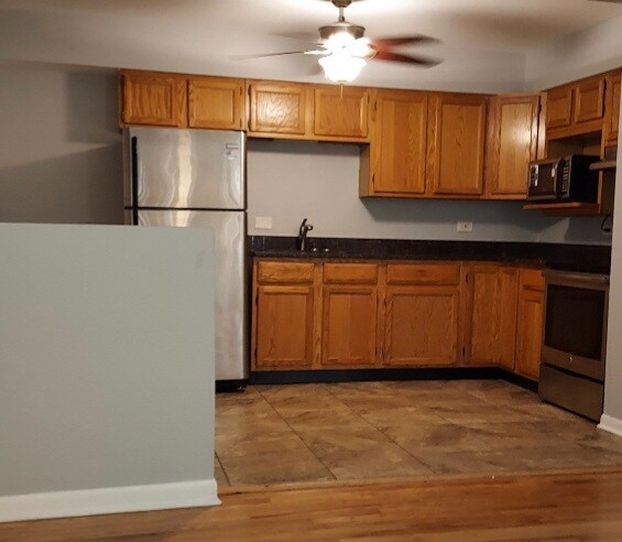 Building Photo - 320 Beach Ave