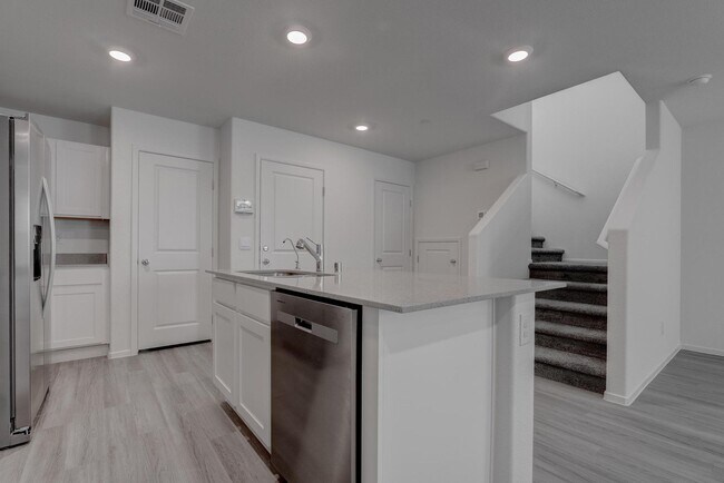 Building Photo - 7371 Craig Cv Ct