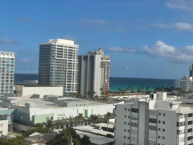 Building Photo - 401 69th St