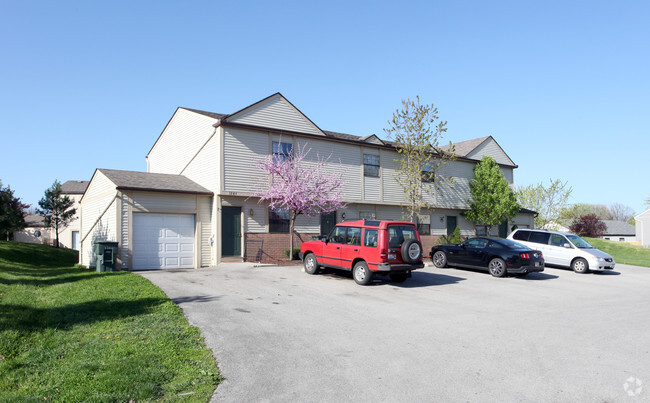 Building Photo - The Estates of Worthington Woods