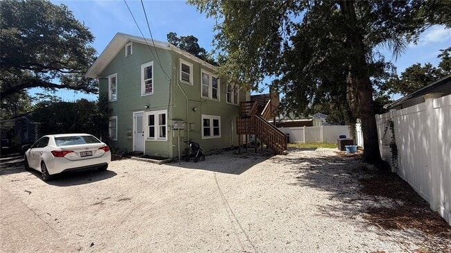 Building Photo - 905 Jones St