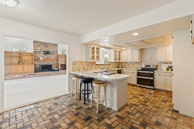 Building Photo - 57 Serenada Ln