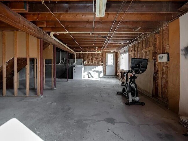 Building Photo - 262 Wood Hill Rd
