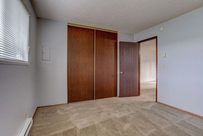 Building Photo - Affordable 1-Bedroom Living — Great Space, Great Price! * Move-In Special: 1st Month FREE!