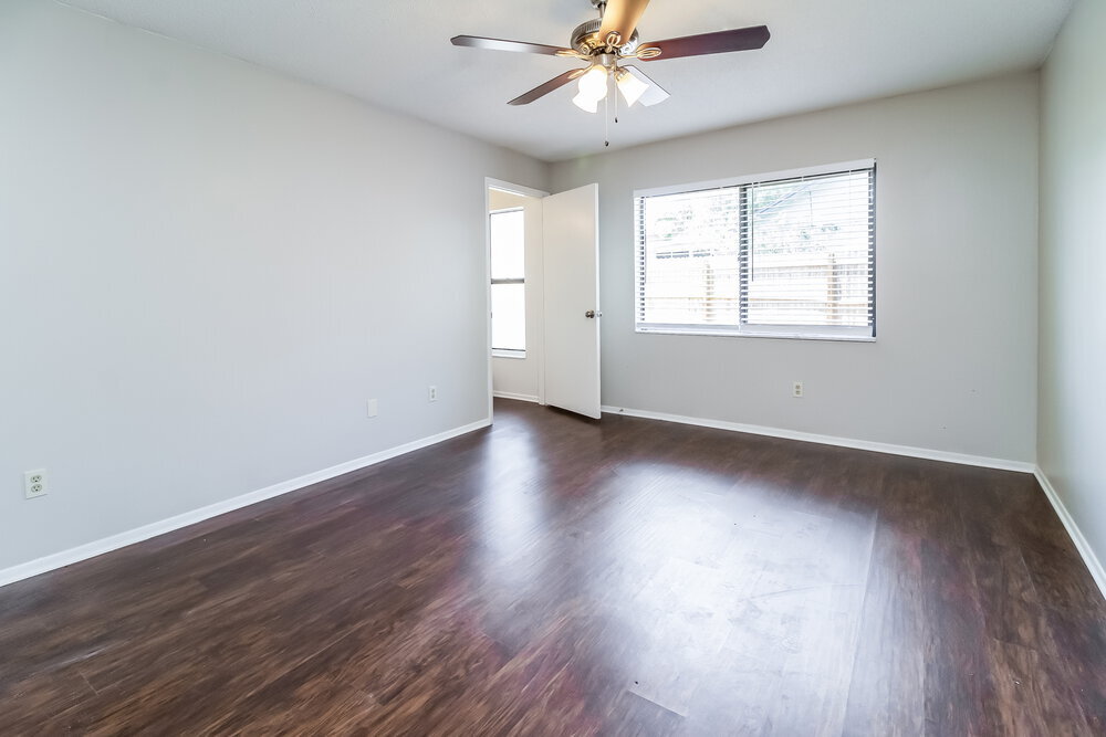 Building Photo - 1063 Alpug Ave
