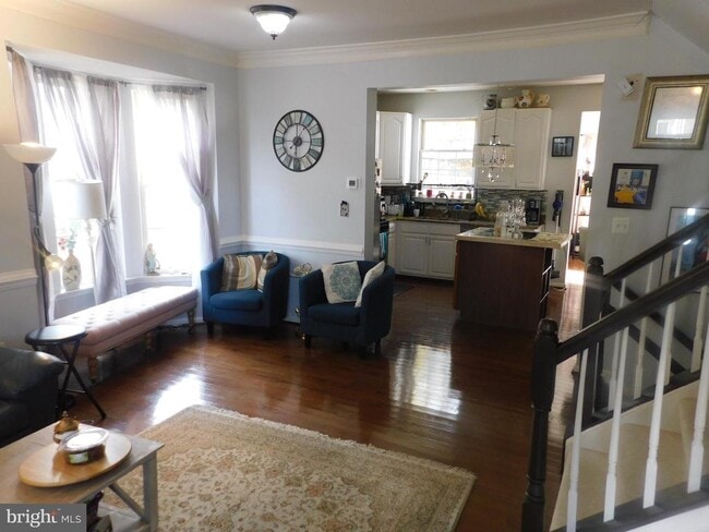 Building Photo - 337 Kirby St