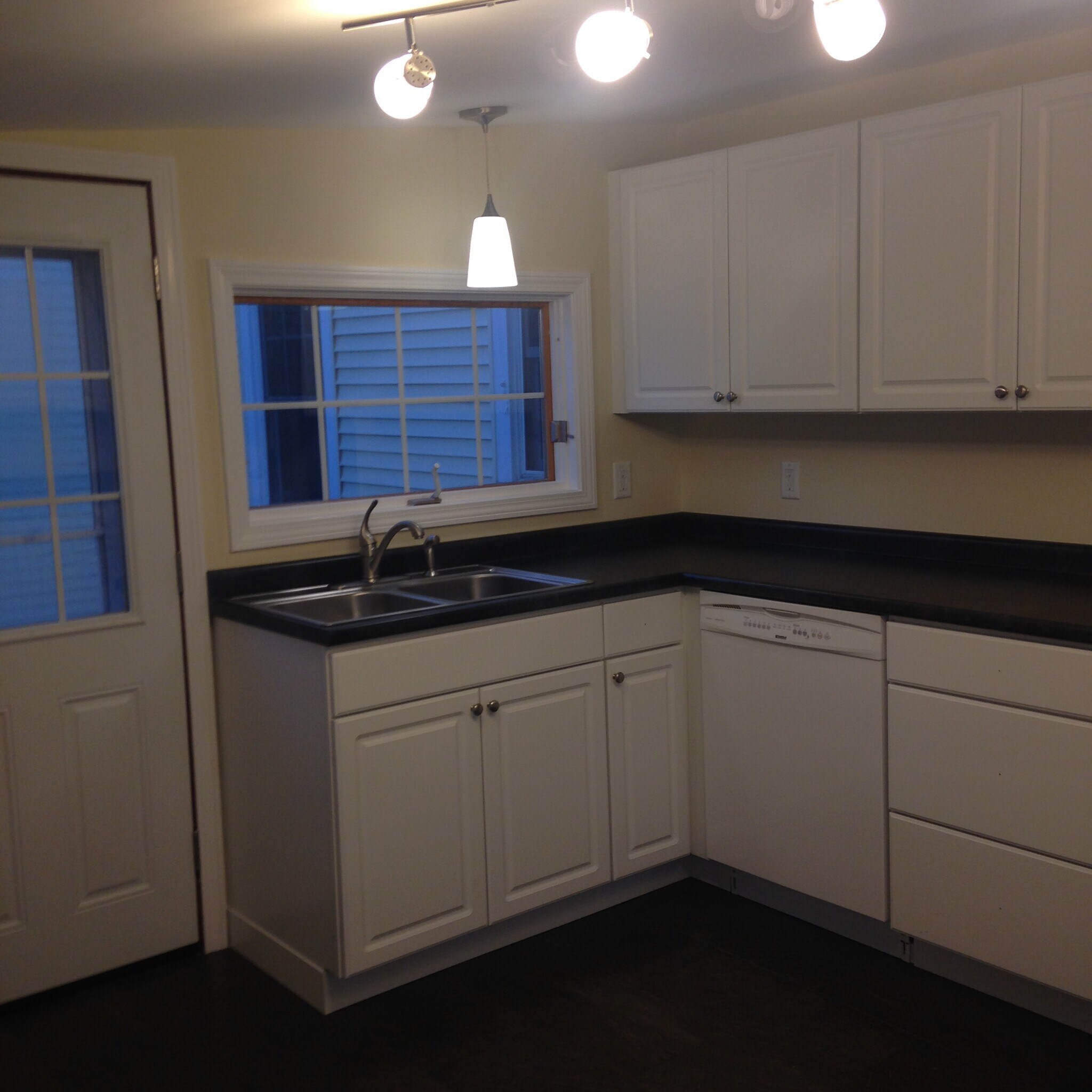 Building Photo - 47 Thibault Pky