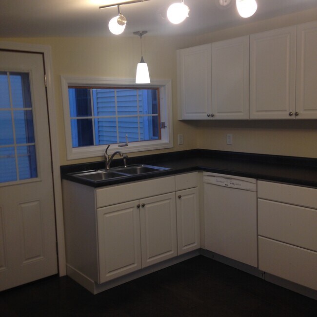 Building Photo - 47 Thibault Pky