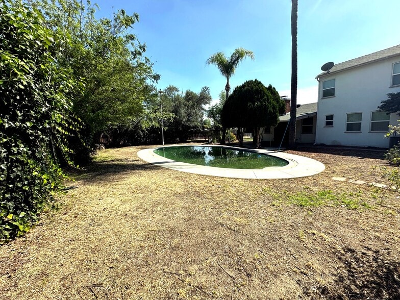 Building Photo - 10847 Balboa Blvd