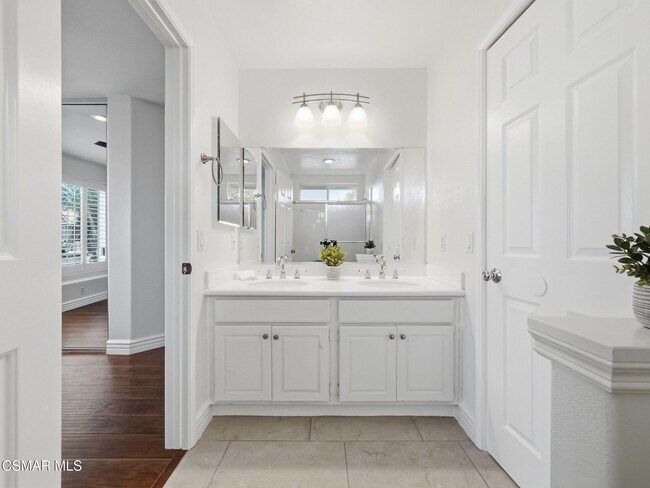 Building Photo - 1698 Ramona Dr