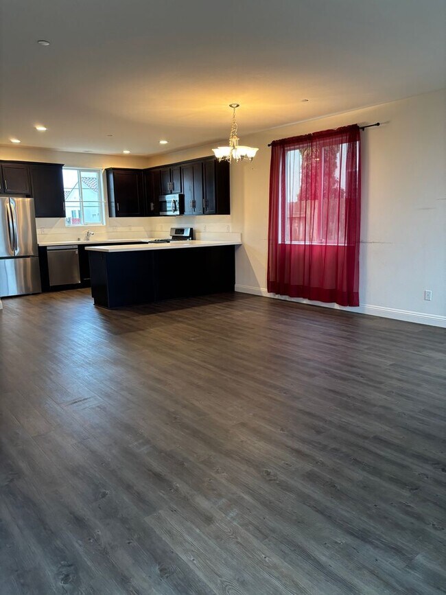 Building Photo - Charming 3-Bedroom 2.5 Bath with Loft for Rent in Guadalupe