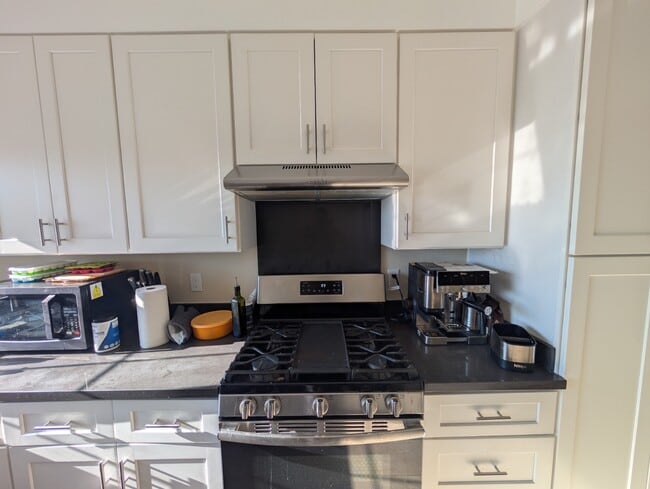 Building Photo - 1406 Highland Blvd