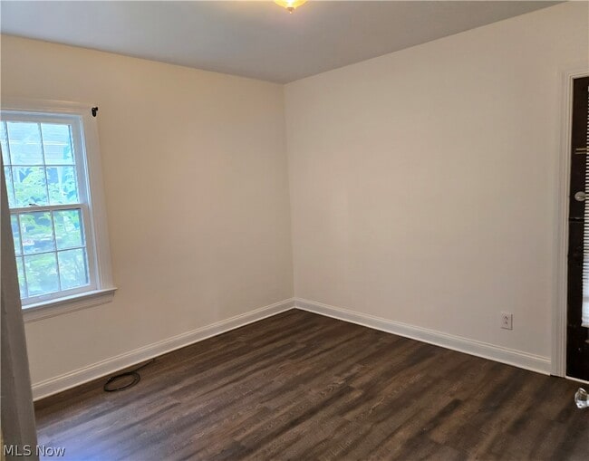 Building Photo - 3557 Lynnfield Rd