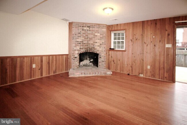 Building Photo - 316 Cherry Ct
