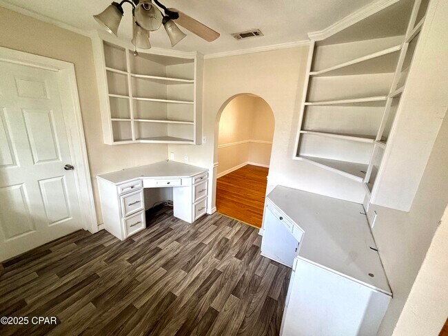 Building Photo - 1206 Buena Vista Blvd