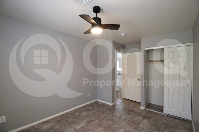 Building Photo - 14867 W Acapulco Ln
