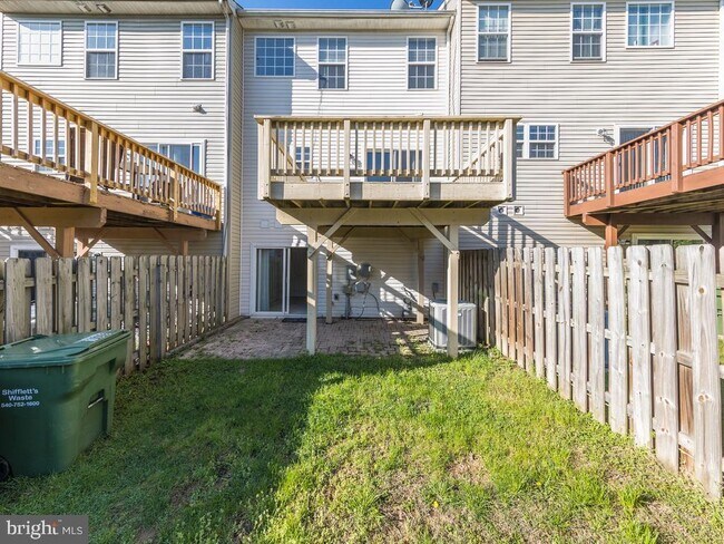 Building Photo - 108 Clearwater Ct