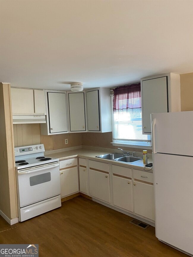 Building Photo - 103 Juniper Ln