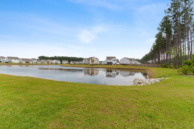 Building Photo - Easy Living in North Creek Village!