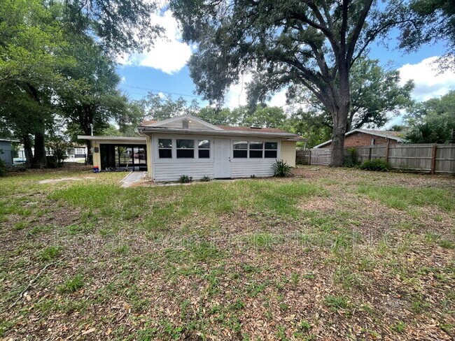 Building Photo - 227 Palm Ave