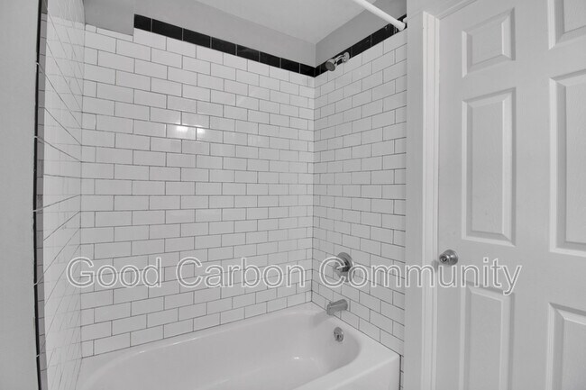 Building Photo - 328 Elmwood Ave