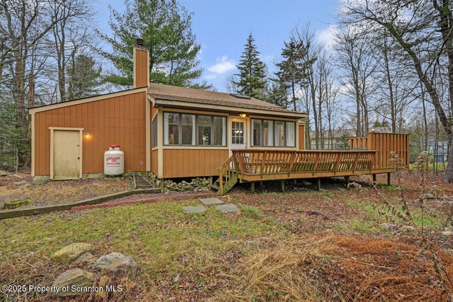 Building Photo - 300 Lake Rd