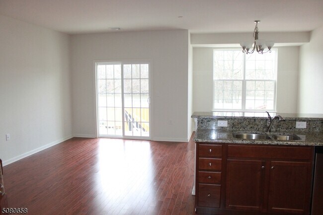 Building Photo - 506 Waterview Ct