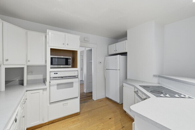 Building Photo - 3225 S 500 E