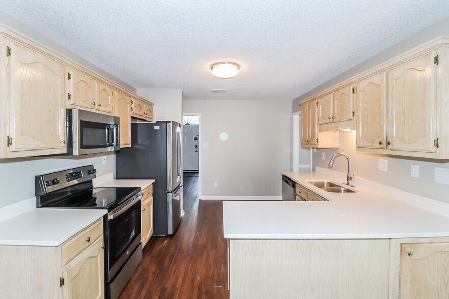 Building Photo - 4101 Persimmon View Cove