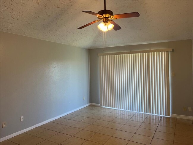 Building Photo - 12827 Hill Branch Dr